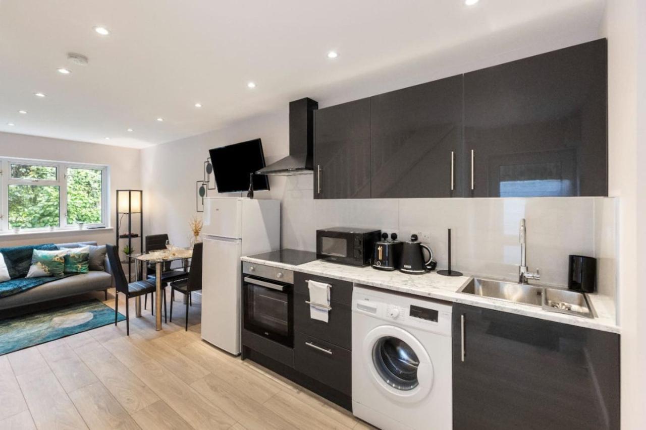 1 Bedroom House In An Affluent Part Of *